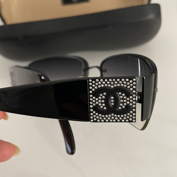 CHANEL sunglasses! - Picture 2 of 12